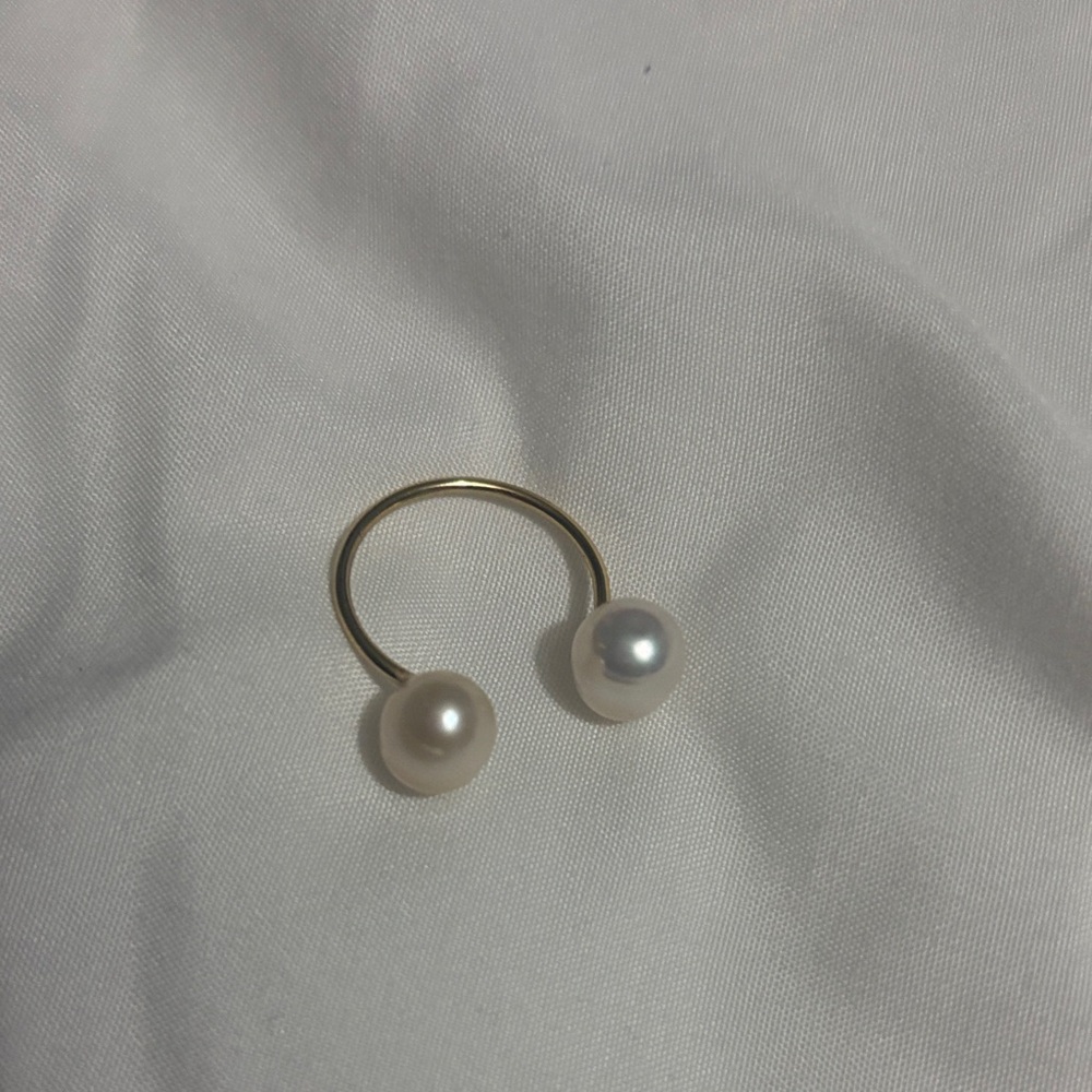 Henri Bendel Gold Ring with Pearls